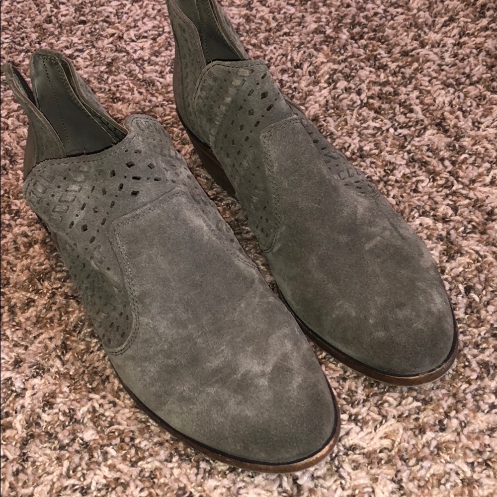 Vince Camuto booties. Size 9